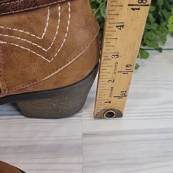 Faded Glory western inspired bootie Size 6 - Picture 4 of 12